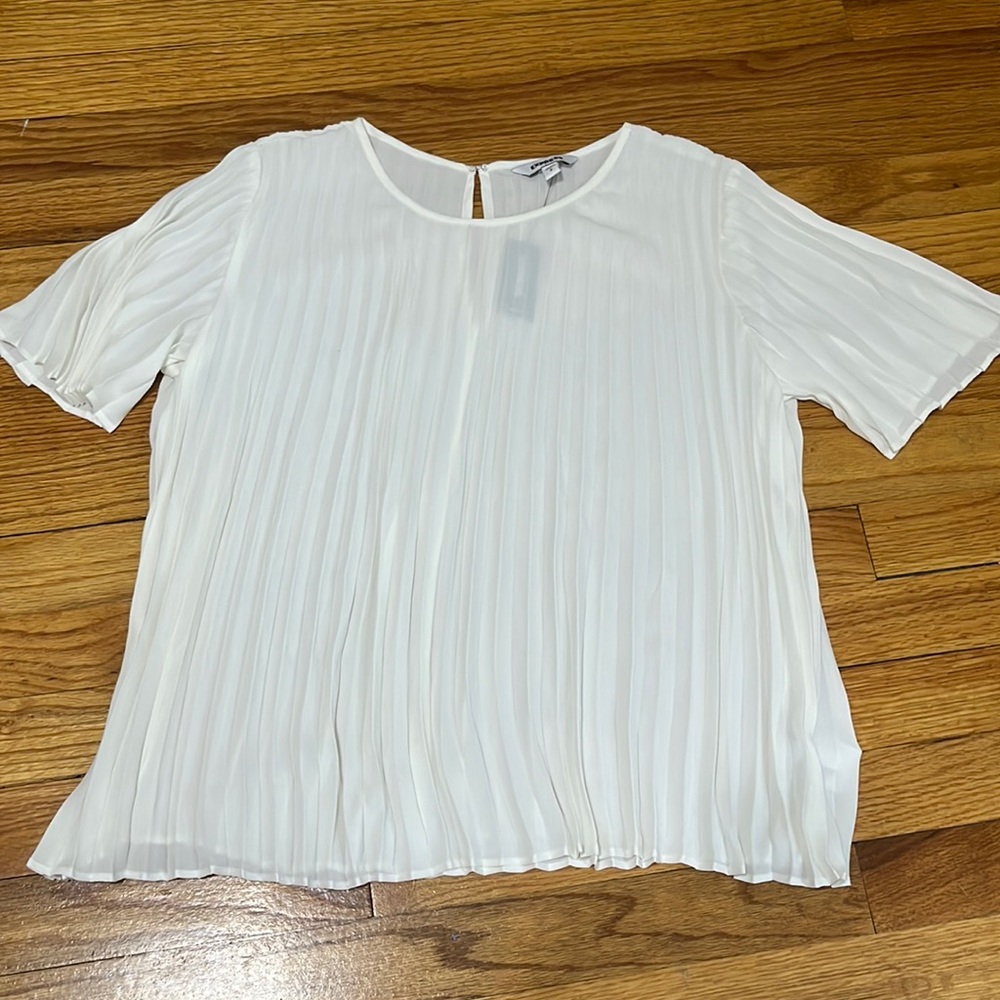White Express Pleated Short Sleeve Accordion Blouse. Size Small.